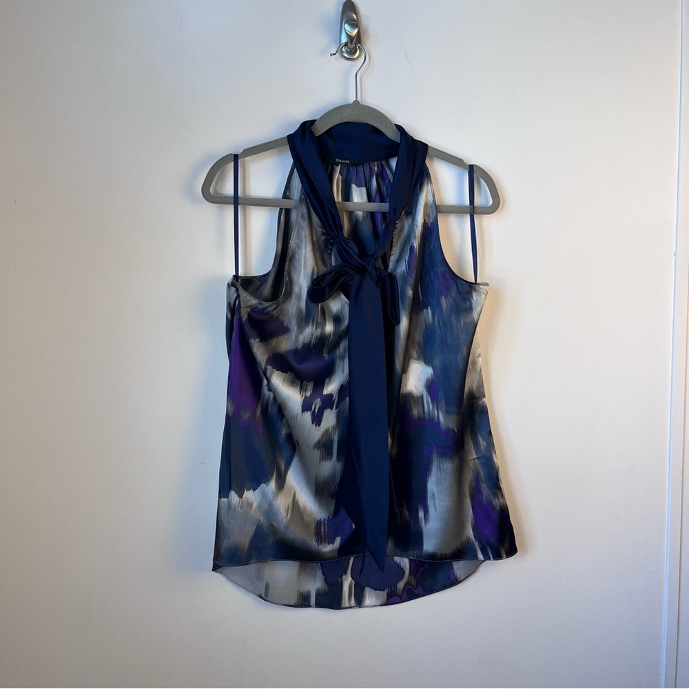 Tahari Women Top Size M V Neck Tie Front Satin Abstract Multicolor Sleeveless.